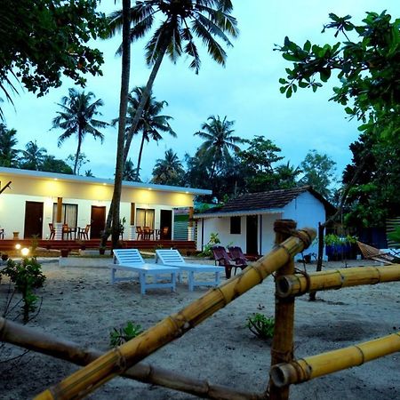 מאראריקולם Marari Phoenix Beach Homestay מראה חיצוני תמונה