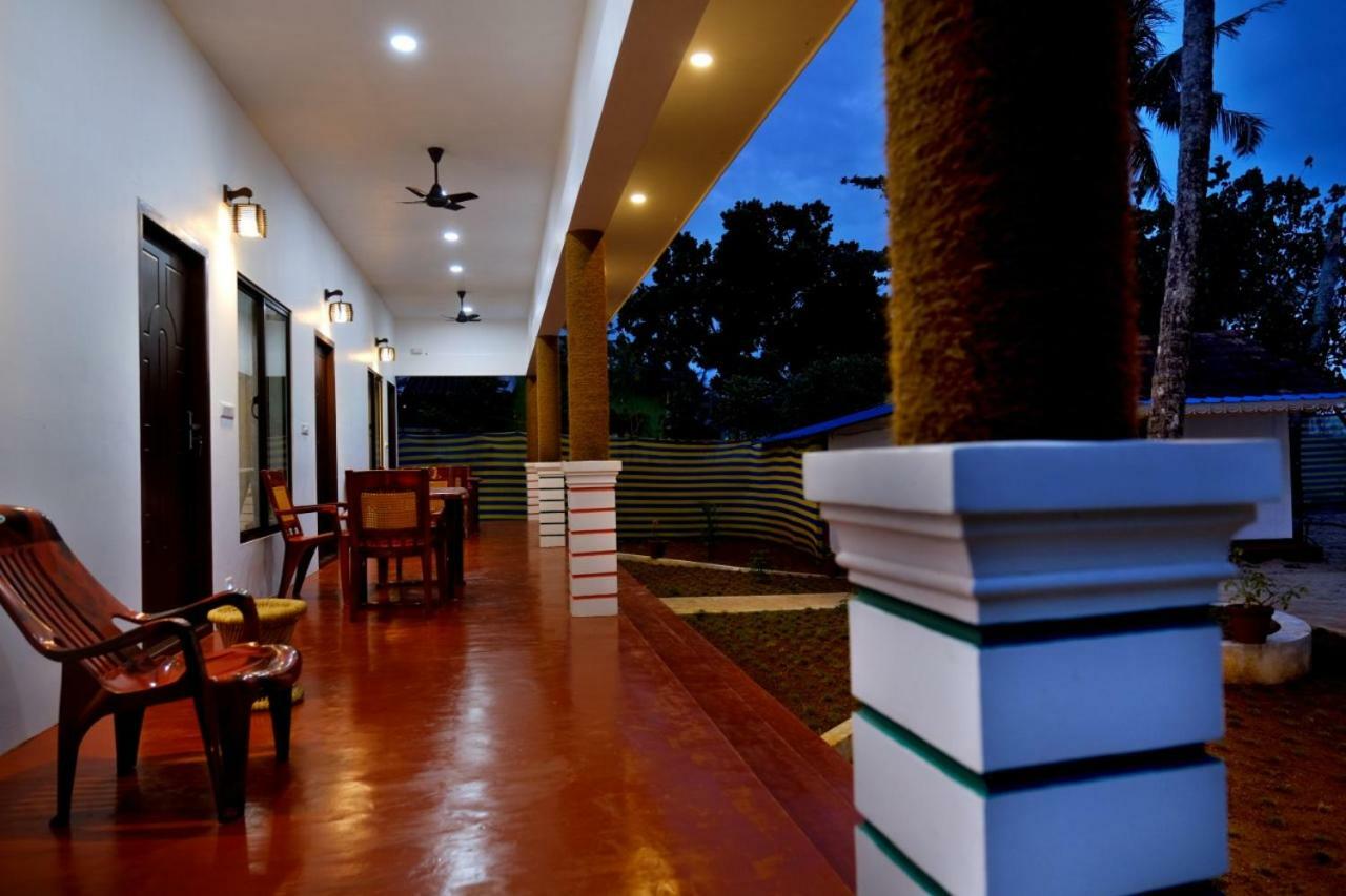 מאראריקולם Marari Phoenix Beach Homestay מראה חיצוני תמונה